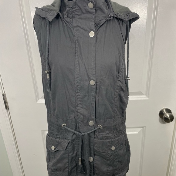 Snobbish Collection Gray Hooded Women's Vest Size Medium CB-20 - Picture 1 of 11